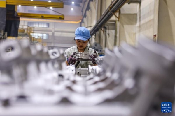 优配交易 浙江宁波：制造业企业生产忙